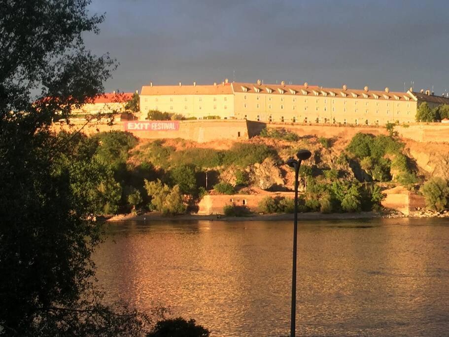 Center, Private Garage, Danube & Fortress, 3 Bdrm 2 Bath Нови-Сад Экстерьер фото