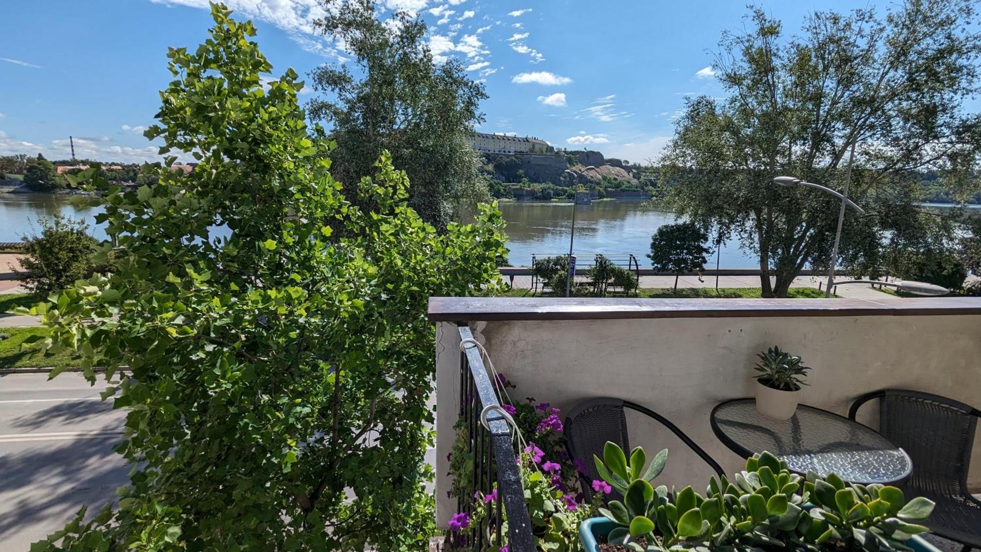 Center, Private Garage, Danube & Fortress, 3 Bdrm 2 Bath Нови-Сад Экстерьер фото